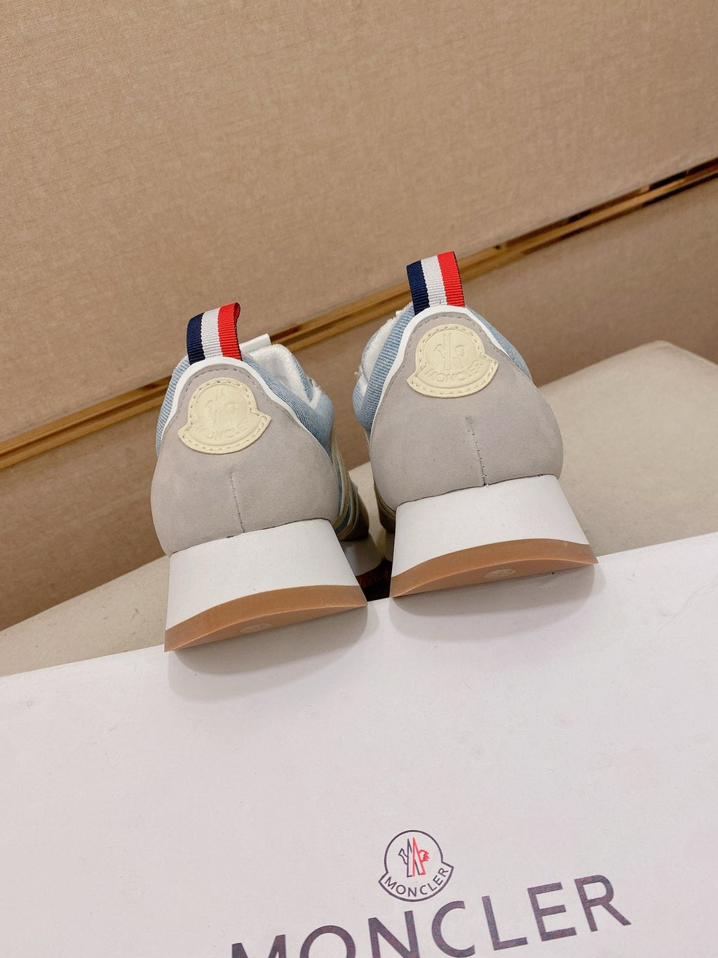 Men's Light Blue and Gray Low-Top Sneakers